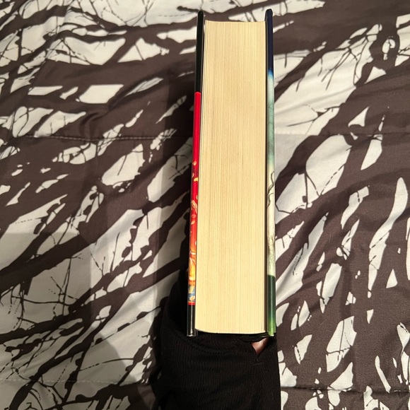 Harry Potter And The Deathly Hollows Book! - Picture 5 of 5